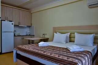 Апарт-отели ApartHotel on Klinichna st. (1st entrance) Киев-6